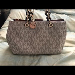 NEW MK CYNTHIA SATCHEL LARGE VANILLA